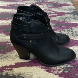 Black xoxo booties